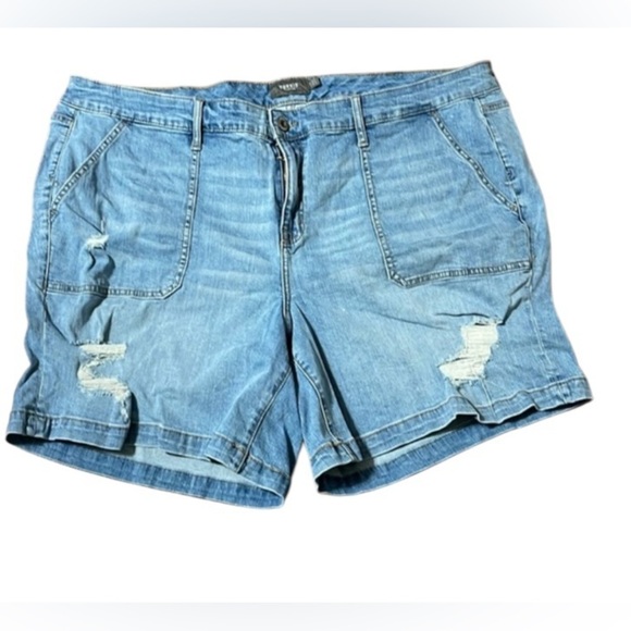 TORRID-Blue Jean Shorts Distressed Casual Style - Picture 2 of 4